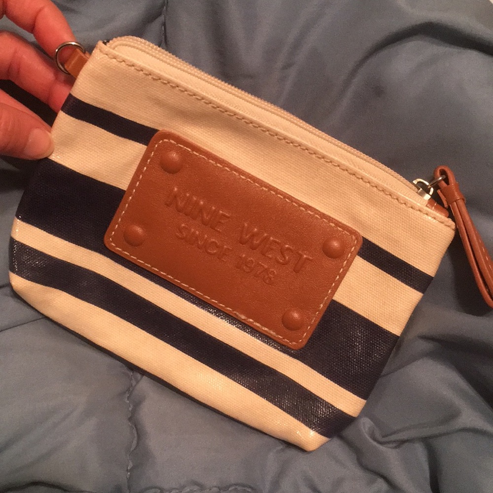 Nine west cosmetic / travel bag zip /navy/cream